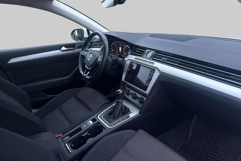 Volkswagen Passat bild 10