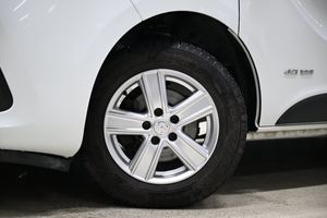 Nissan NV300 bild 2