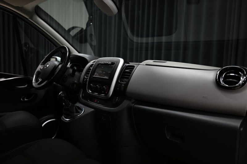 Nissan NV300 bild 19