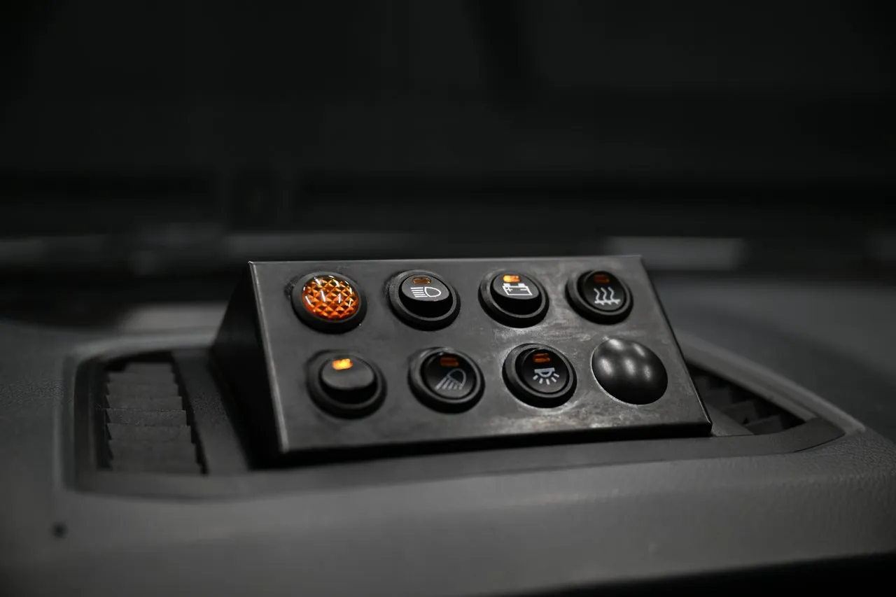 Vehicle image 24