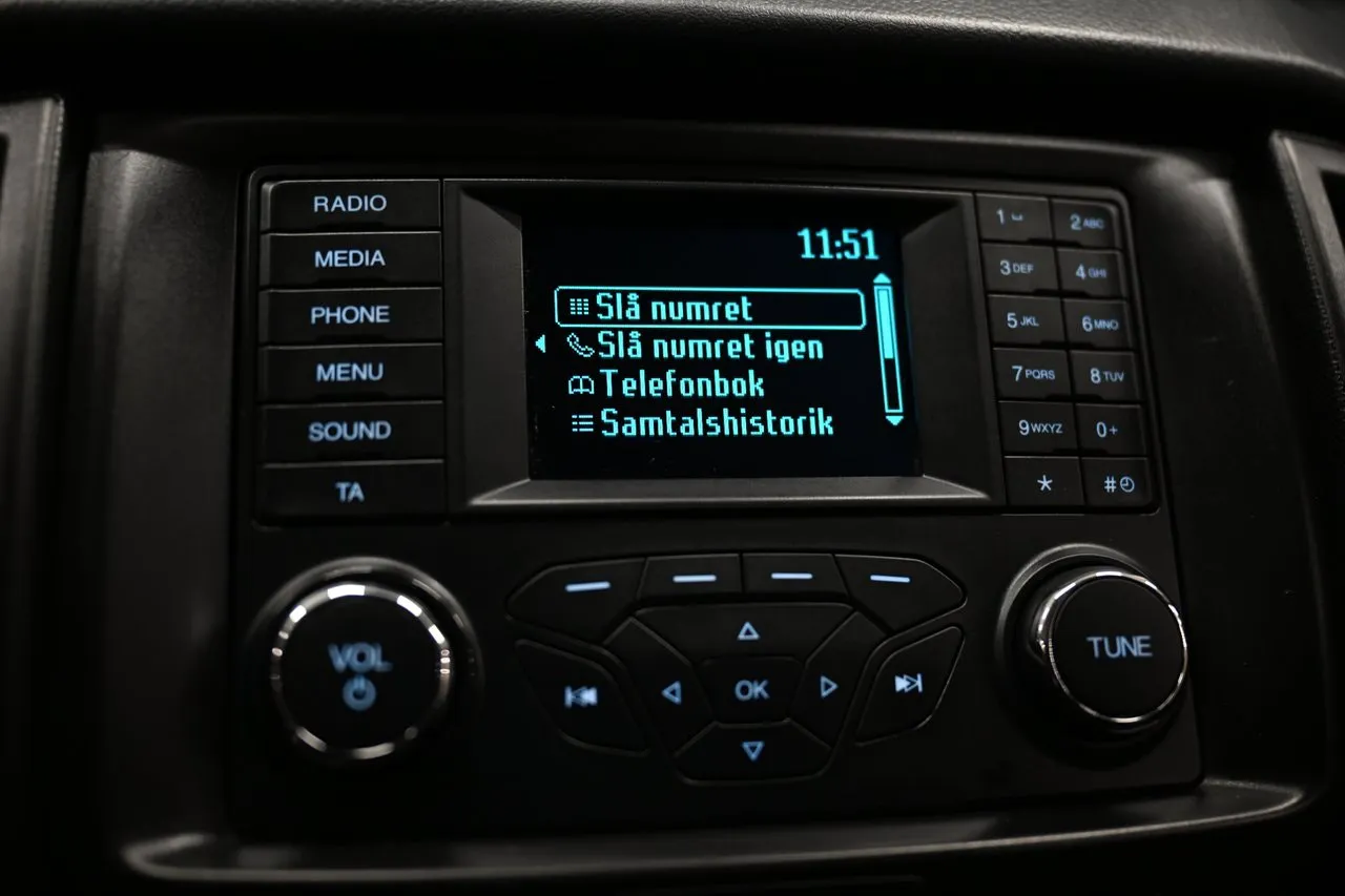 Vehicle image 27