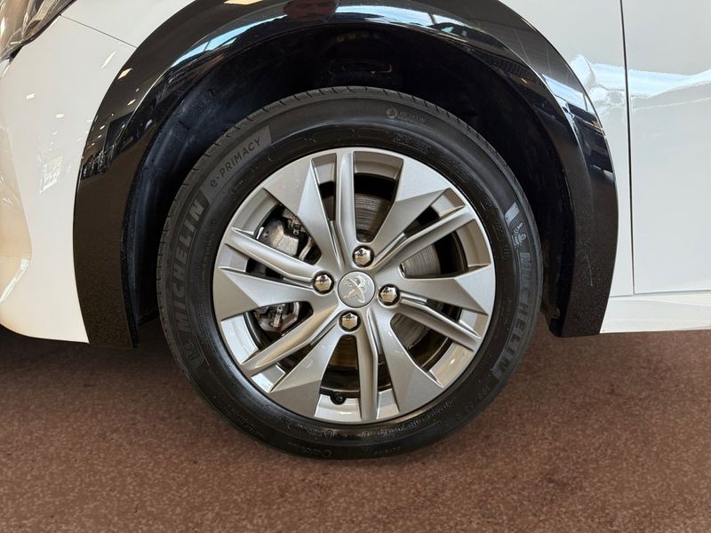 Peugeot e-208 bild 9