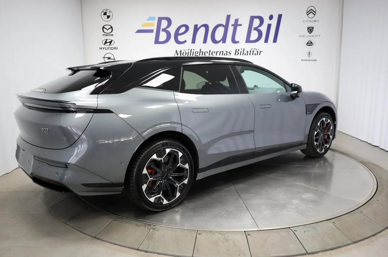 Vehicle image 18