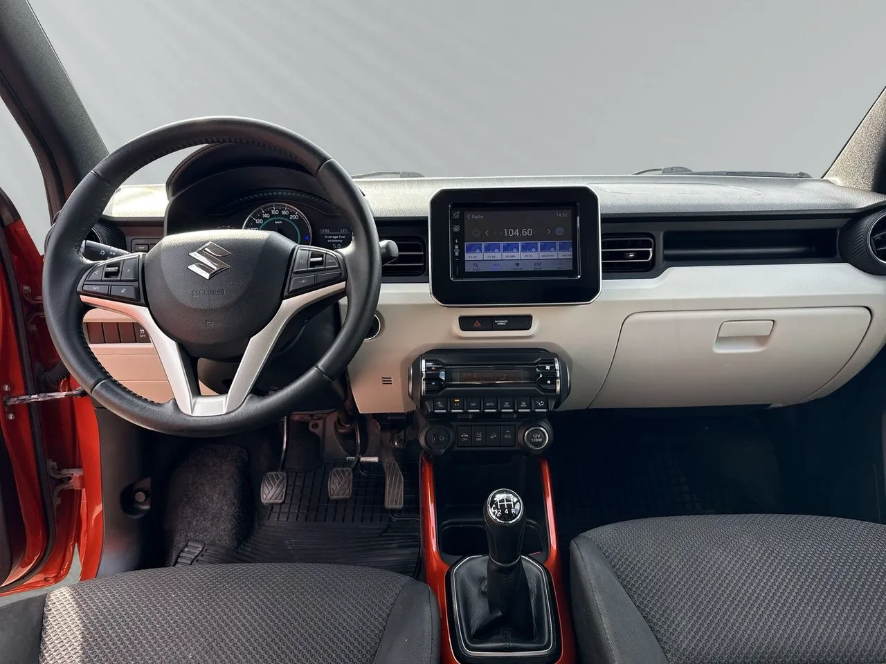 Vehicle image 10