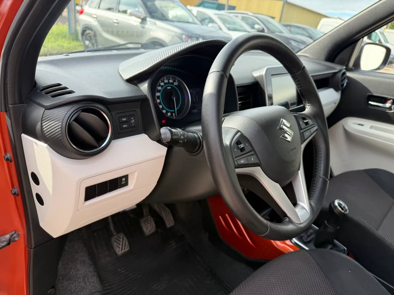 Vehicle image 19