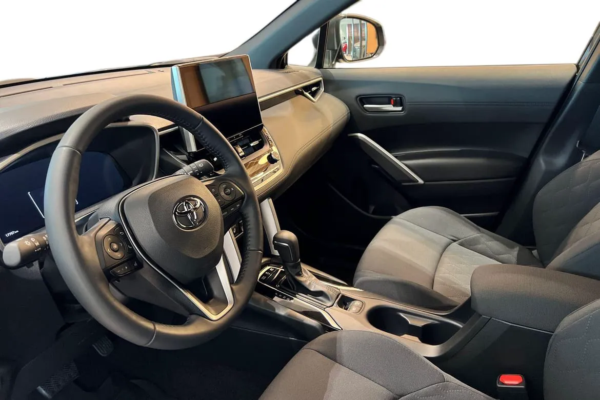 Vehicle image 13