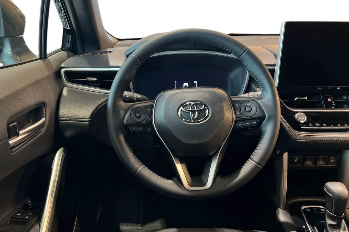 Vehicle image 10