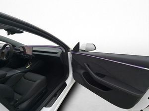 Tesla Model 3 bild 27
