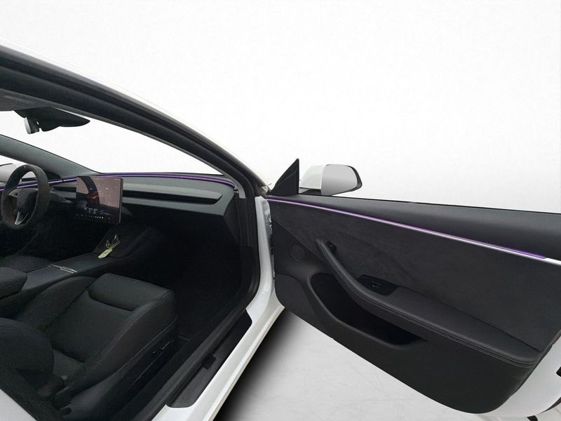Tesla Model 3 bild 27