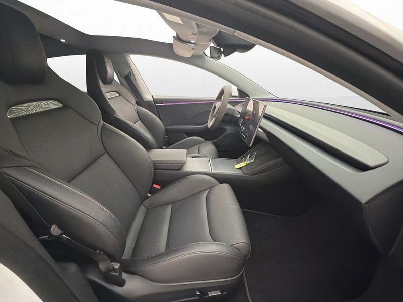 Tesla Model 3 bild 28