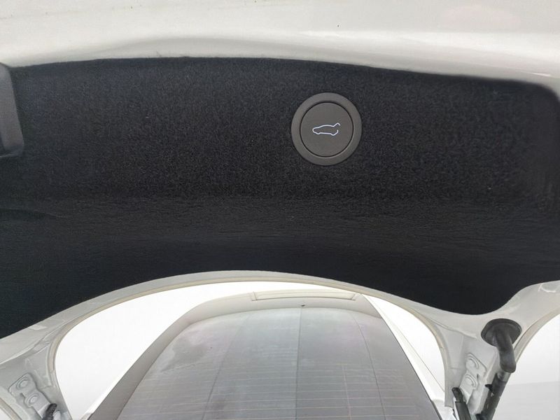 Tesla Model 3 bild 10