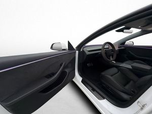 Tesla Model 3 bild 11