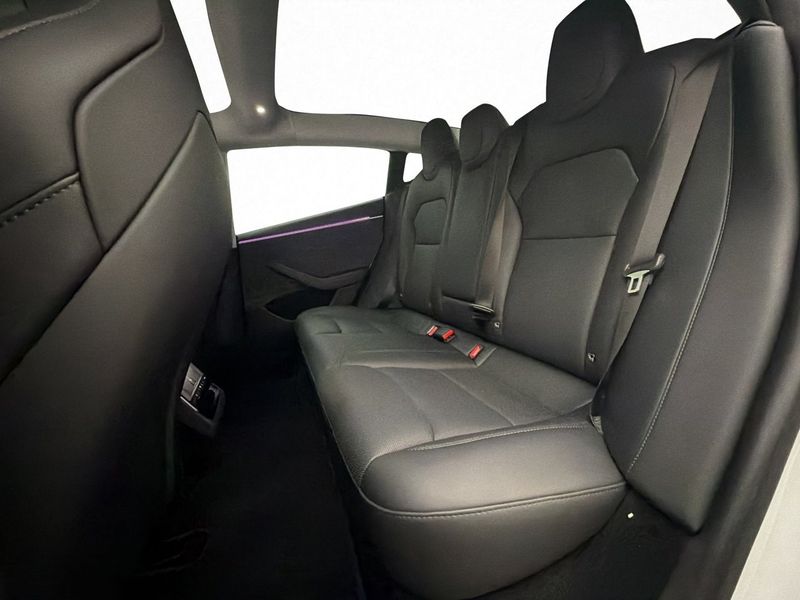 Tesla Model 3 bild 26