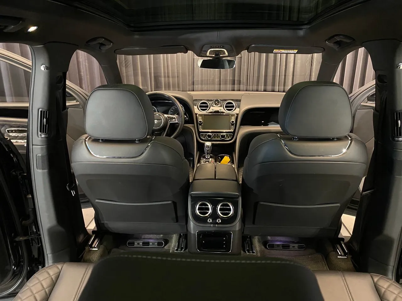 Vehicle image 33