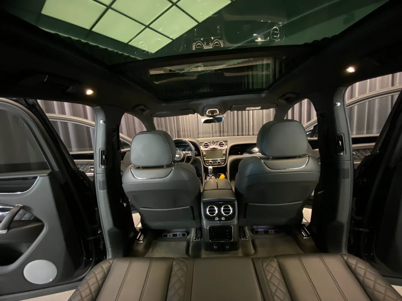 Vehicle image 35