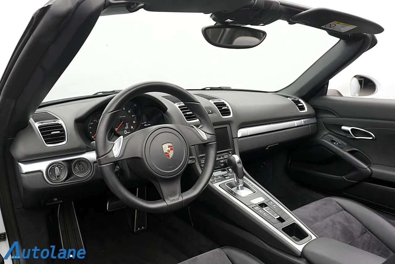 Vehicle image 25