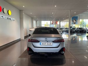 BMW i5 bild 8