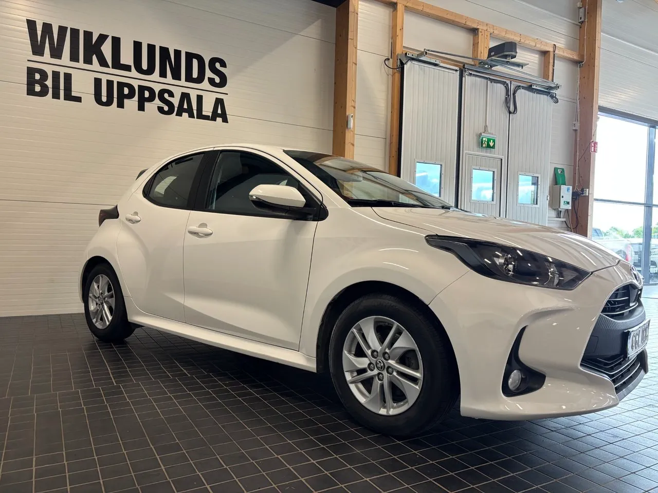 Vehicle image 2