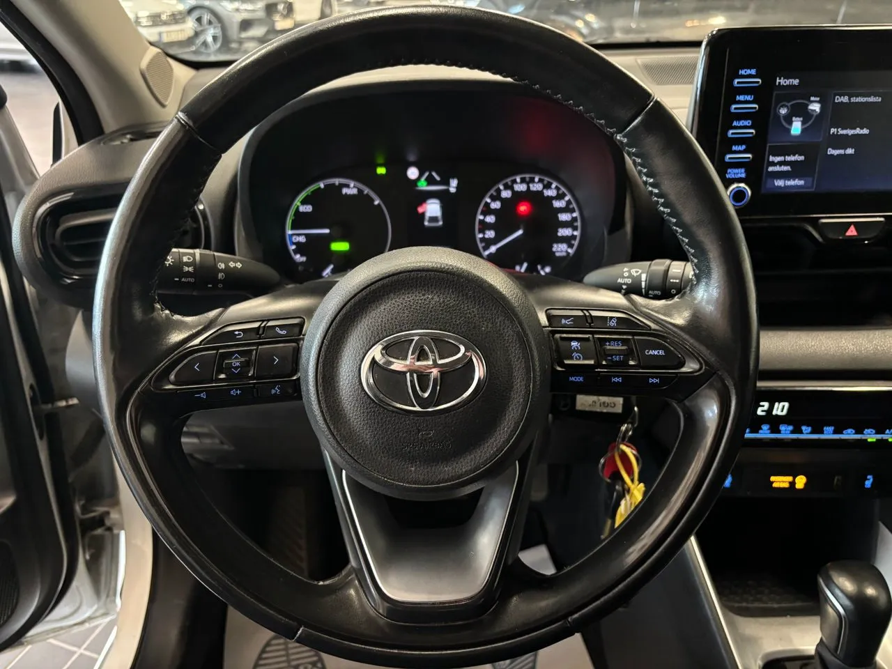 Vehicle image 6
