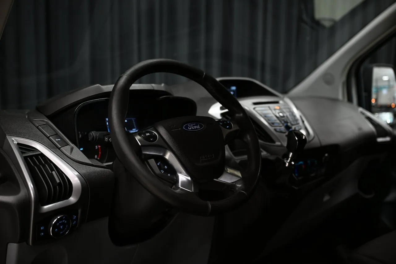Vehicle image 21