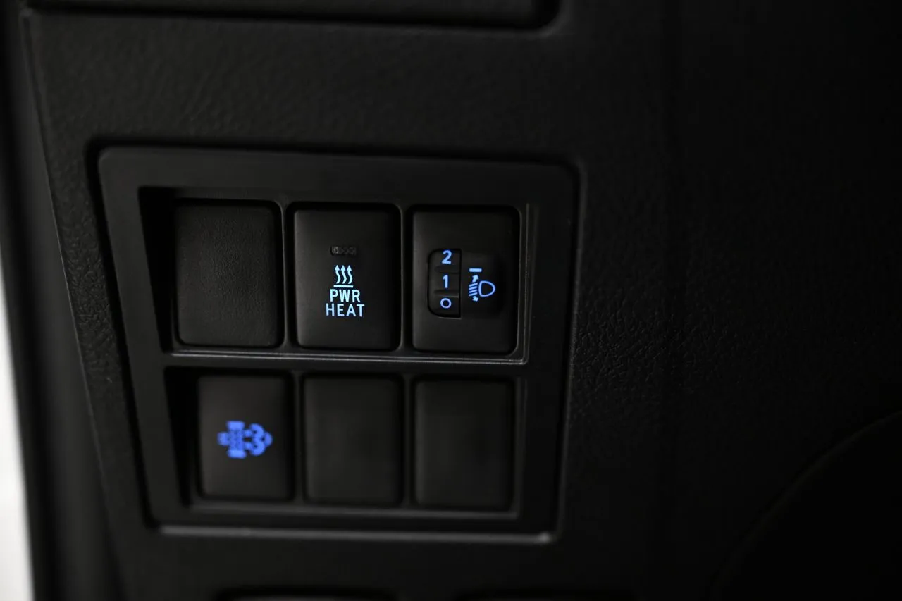 Vehicle image 27