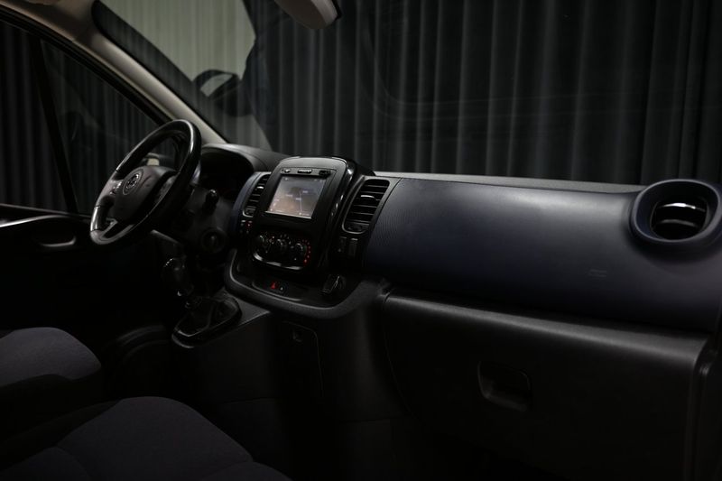 Opel Vivaro bild 25