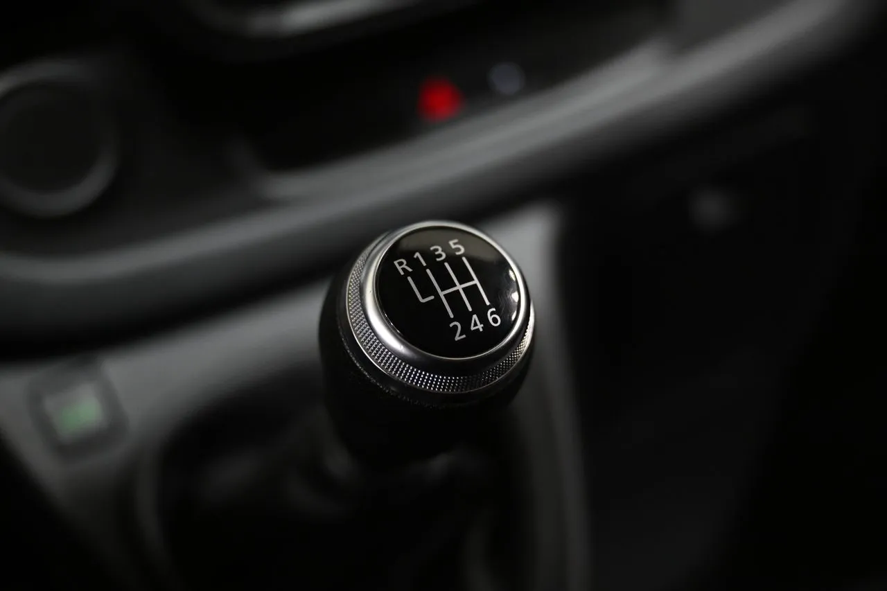 Vehicle image 24