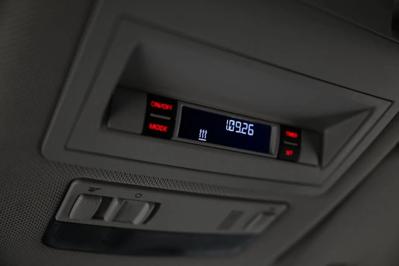 Vehicle image 20