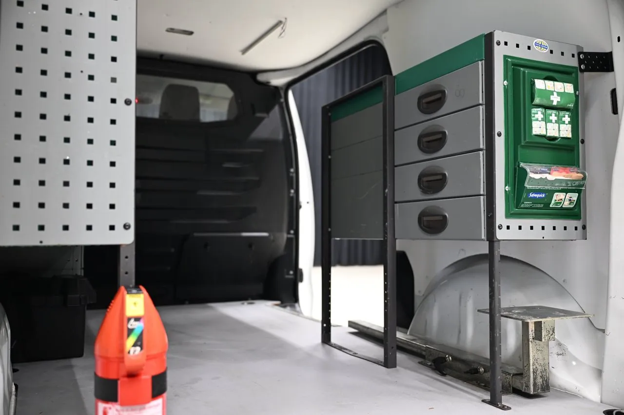 Vehicle image 8