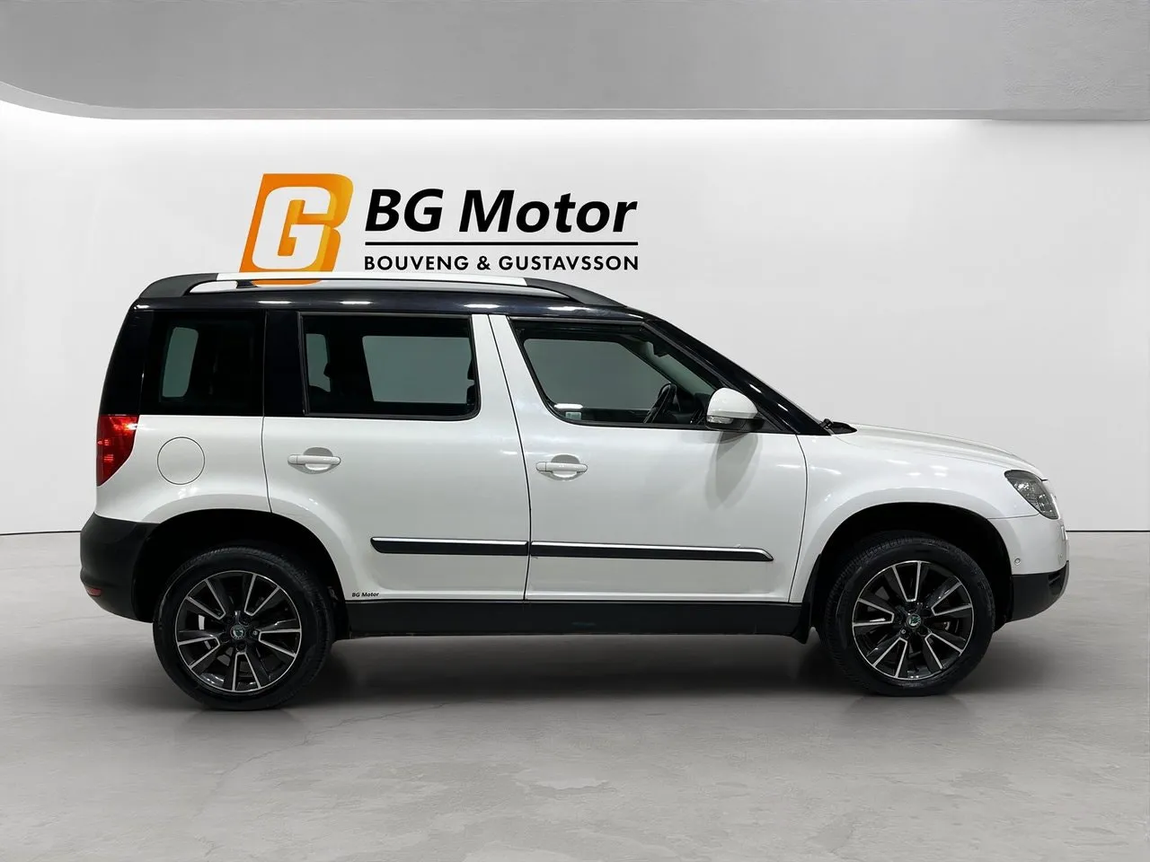 Vehicle image 2