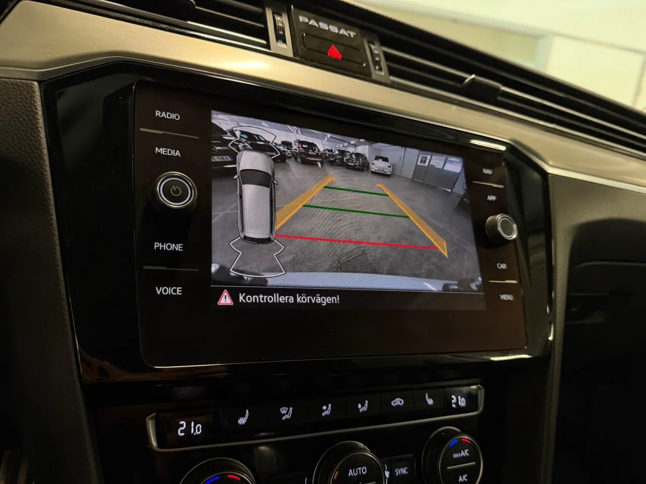Vehicle image 21