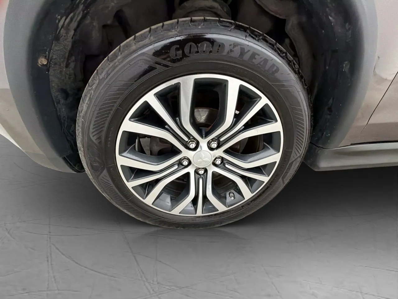 Vehicle image 30
