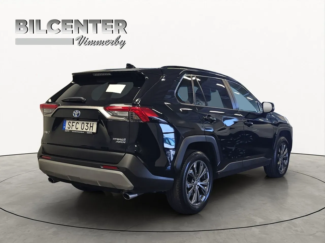 Vehicle image 5