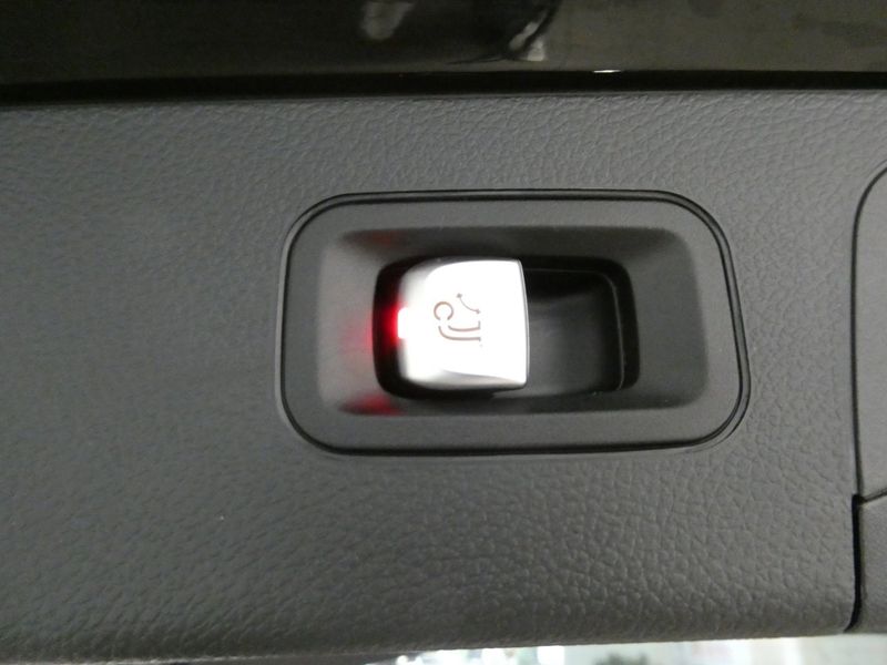 Mercedes GLC300 bild 14