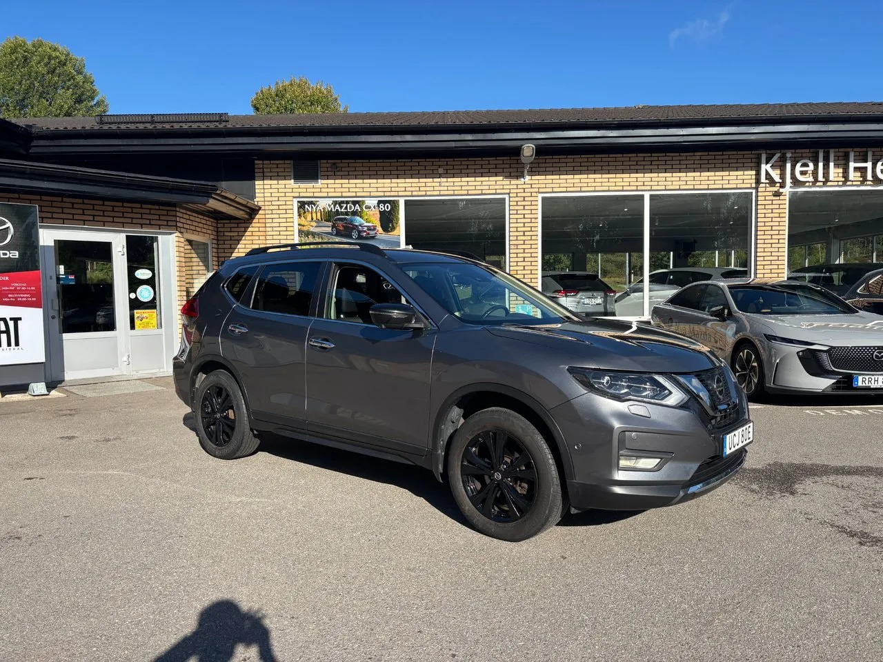 Vehicle image 7