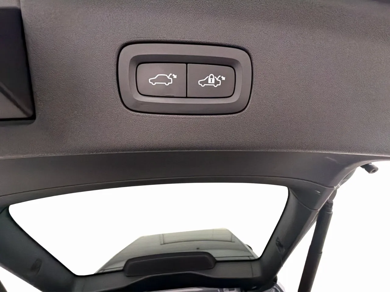 Vehicle image 34