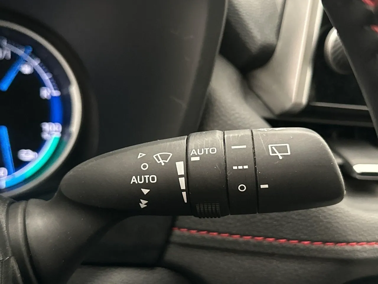 Vehicle image 28