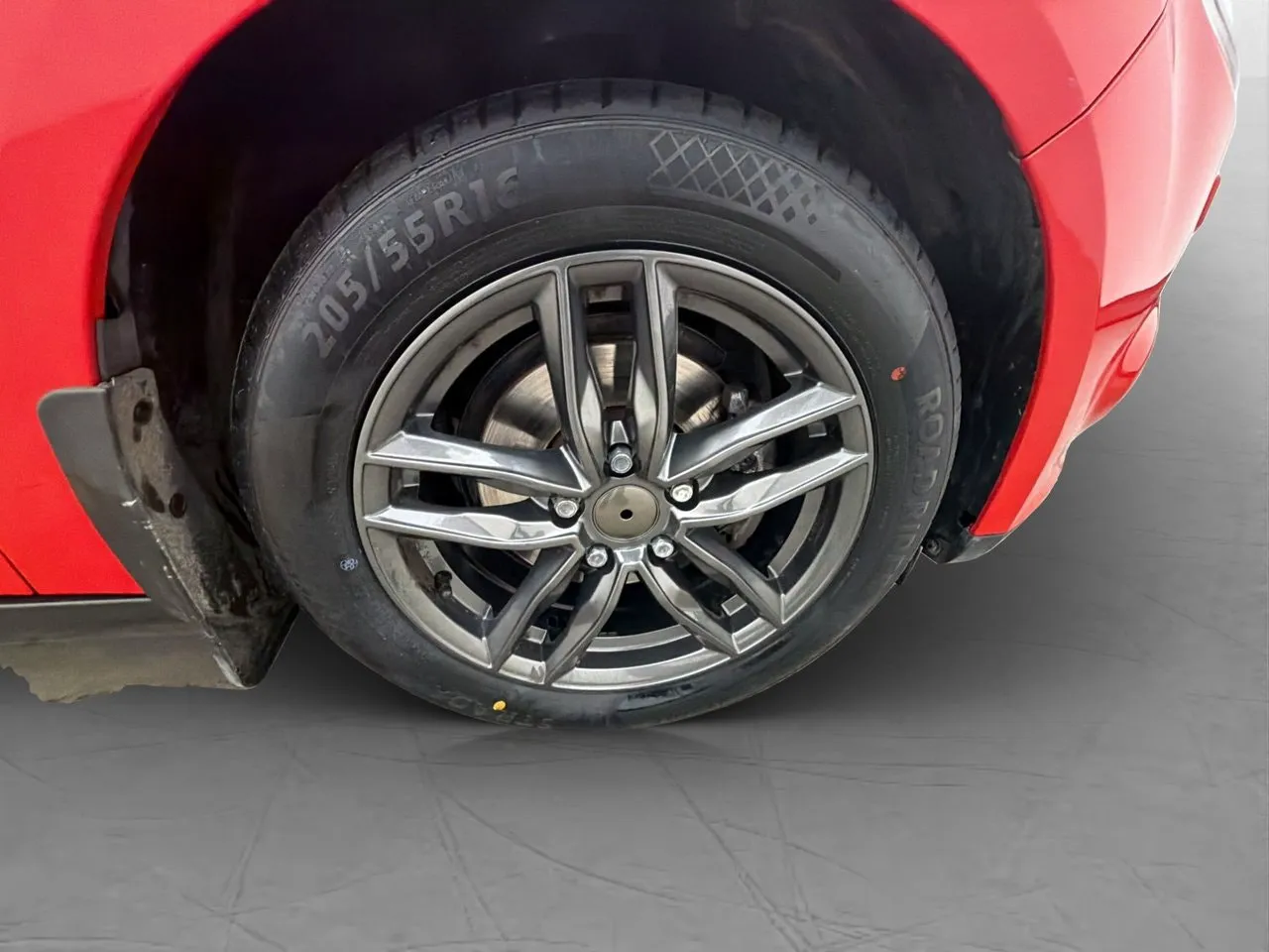 Vehicle image 24