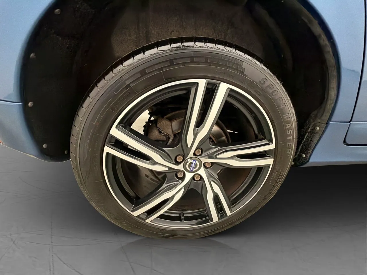 Vehicle image 33