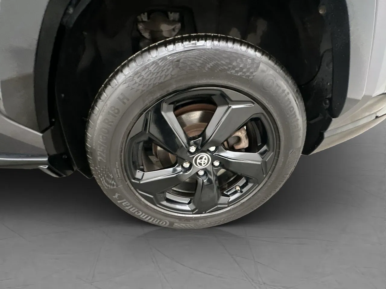 Vehicle image 32