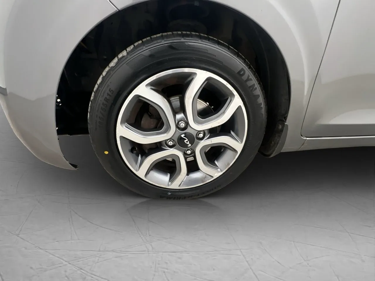 Vehicle image 25