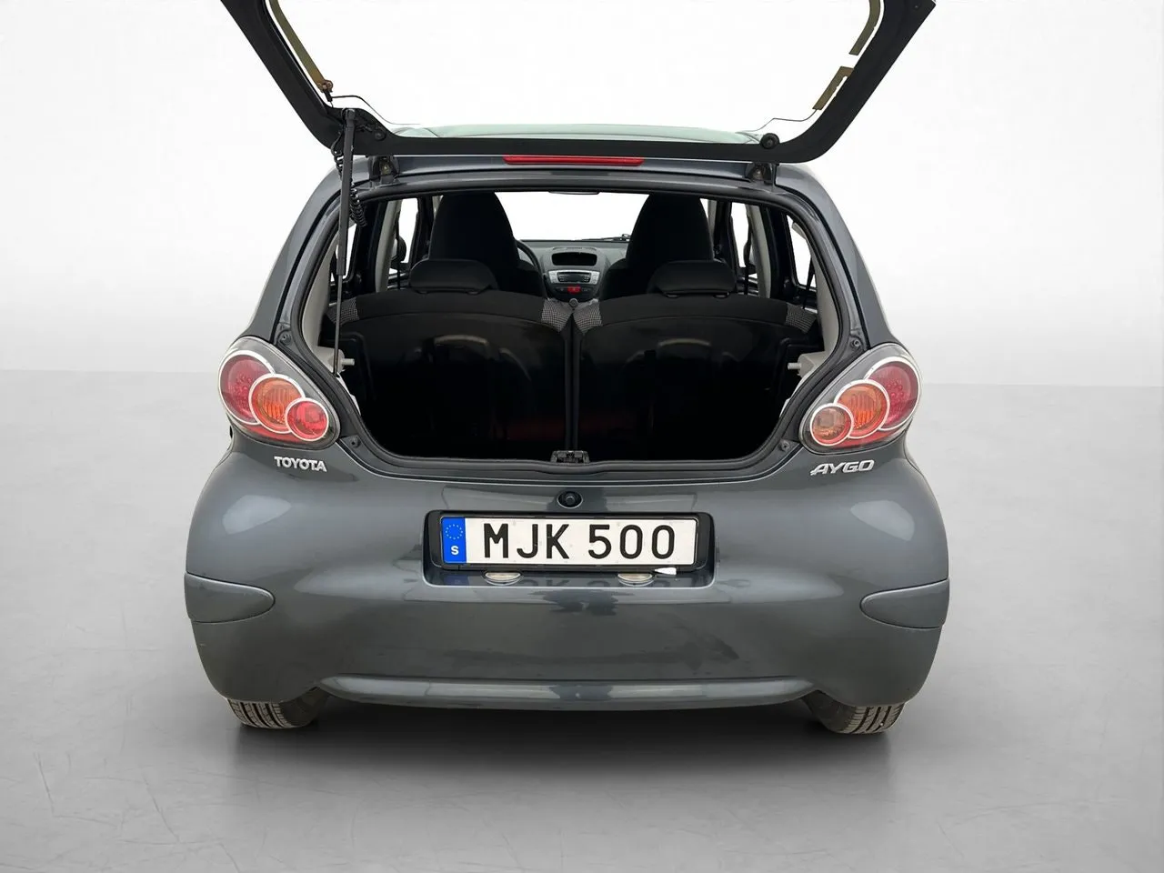 Vehicle image 8