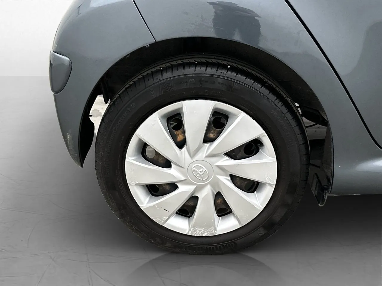 Vehicle image 21