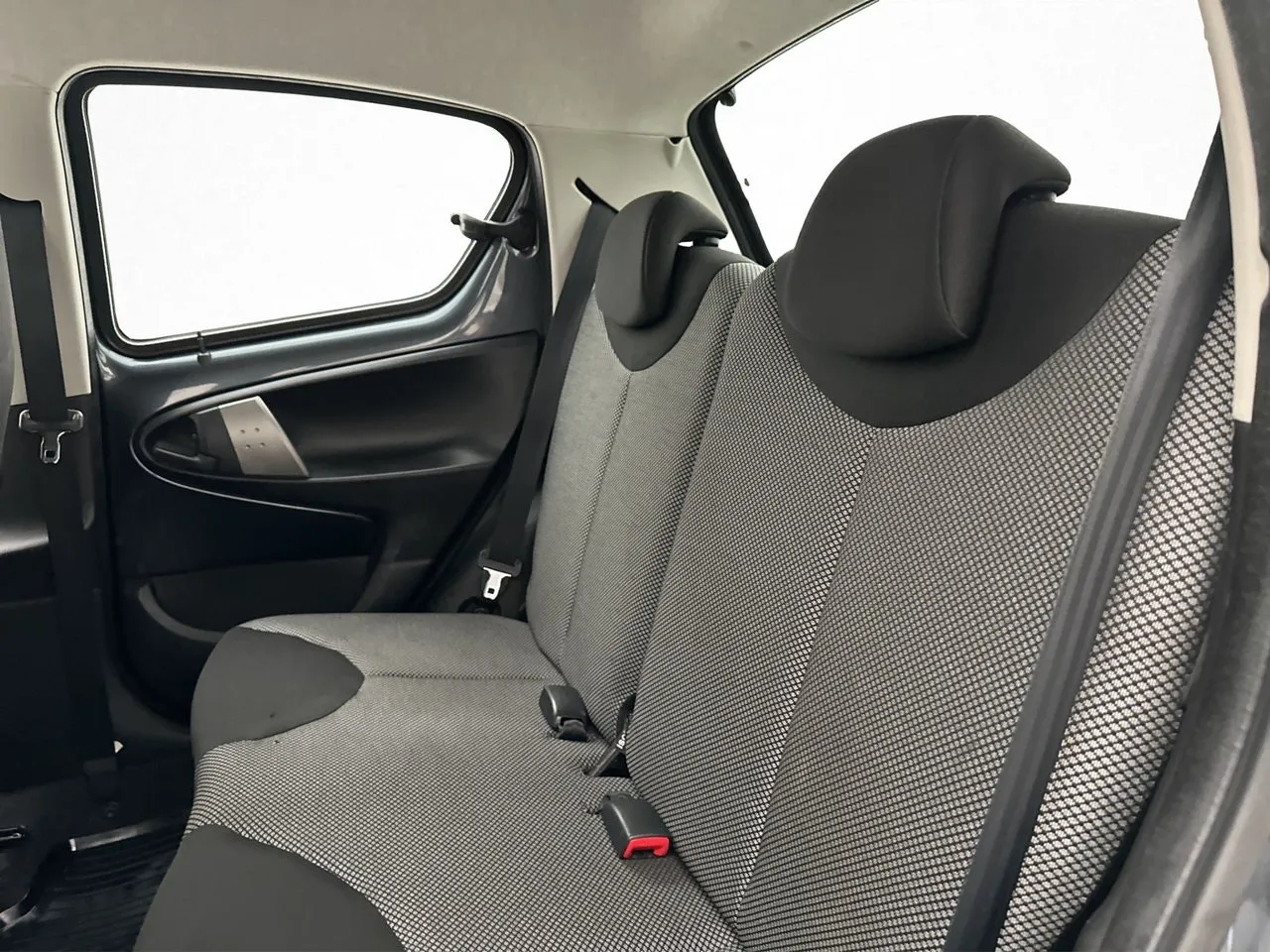 Vehicle image 18