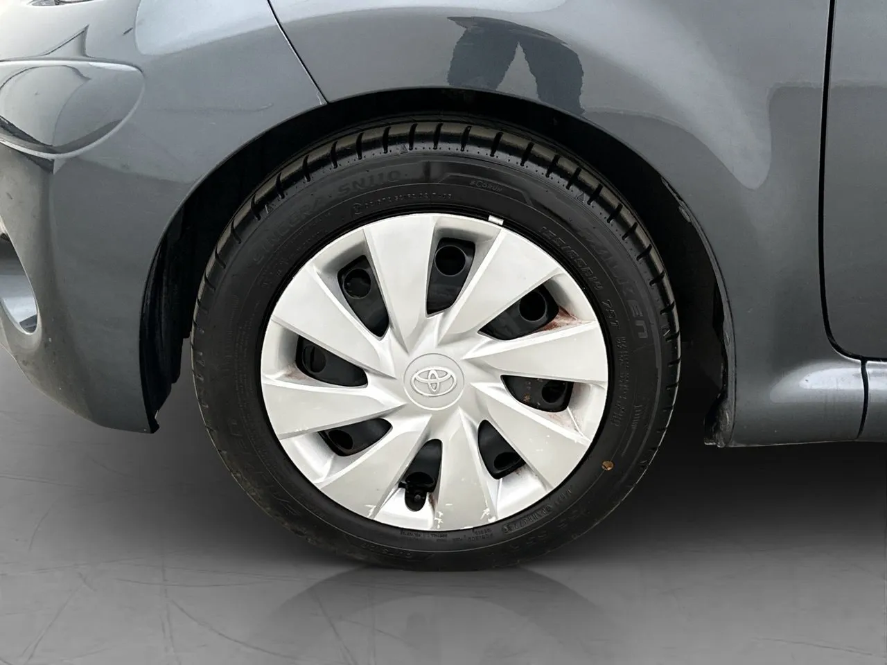 Vehicle image 19
