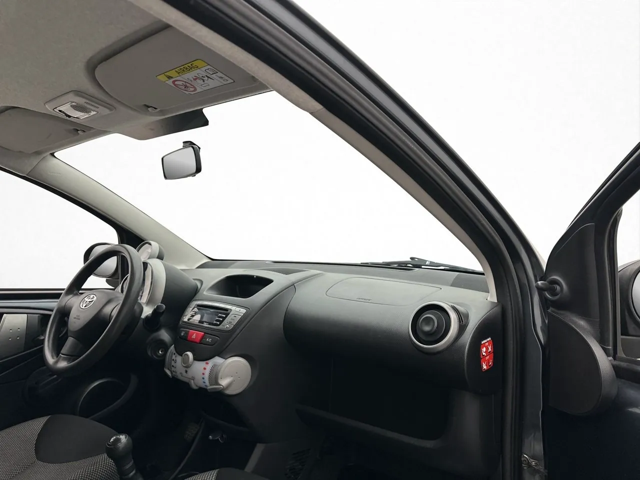 Vehicle image 17