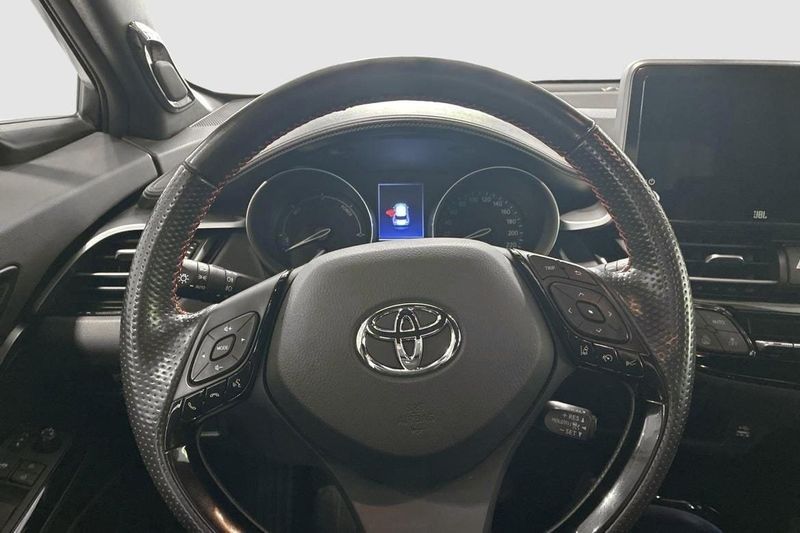 Toyota C-HR bild 11