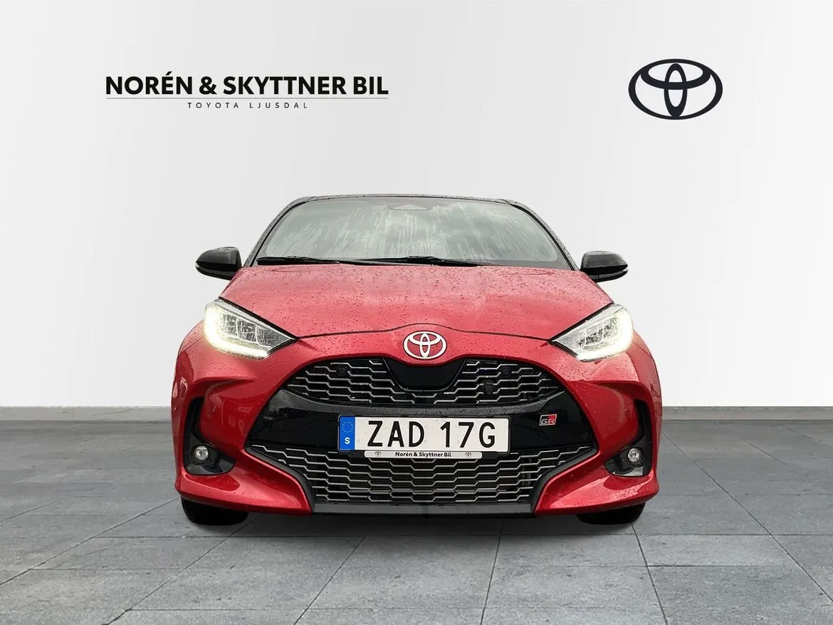 Vehicle image 5