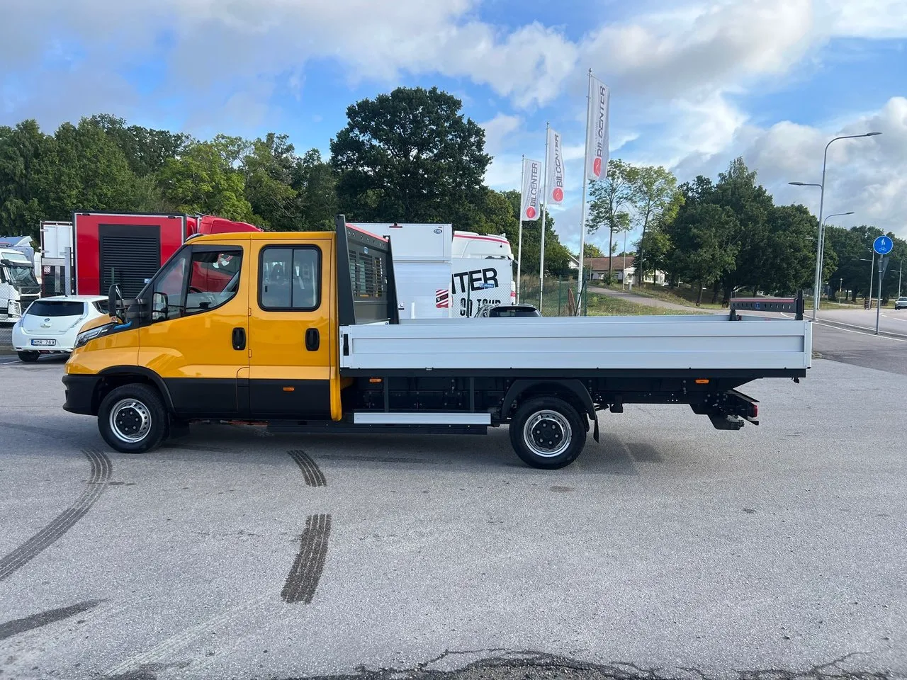 Vehicle image 35