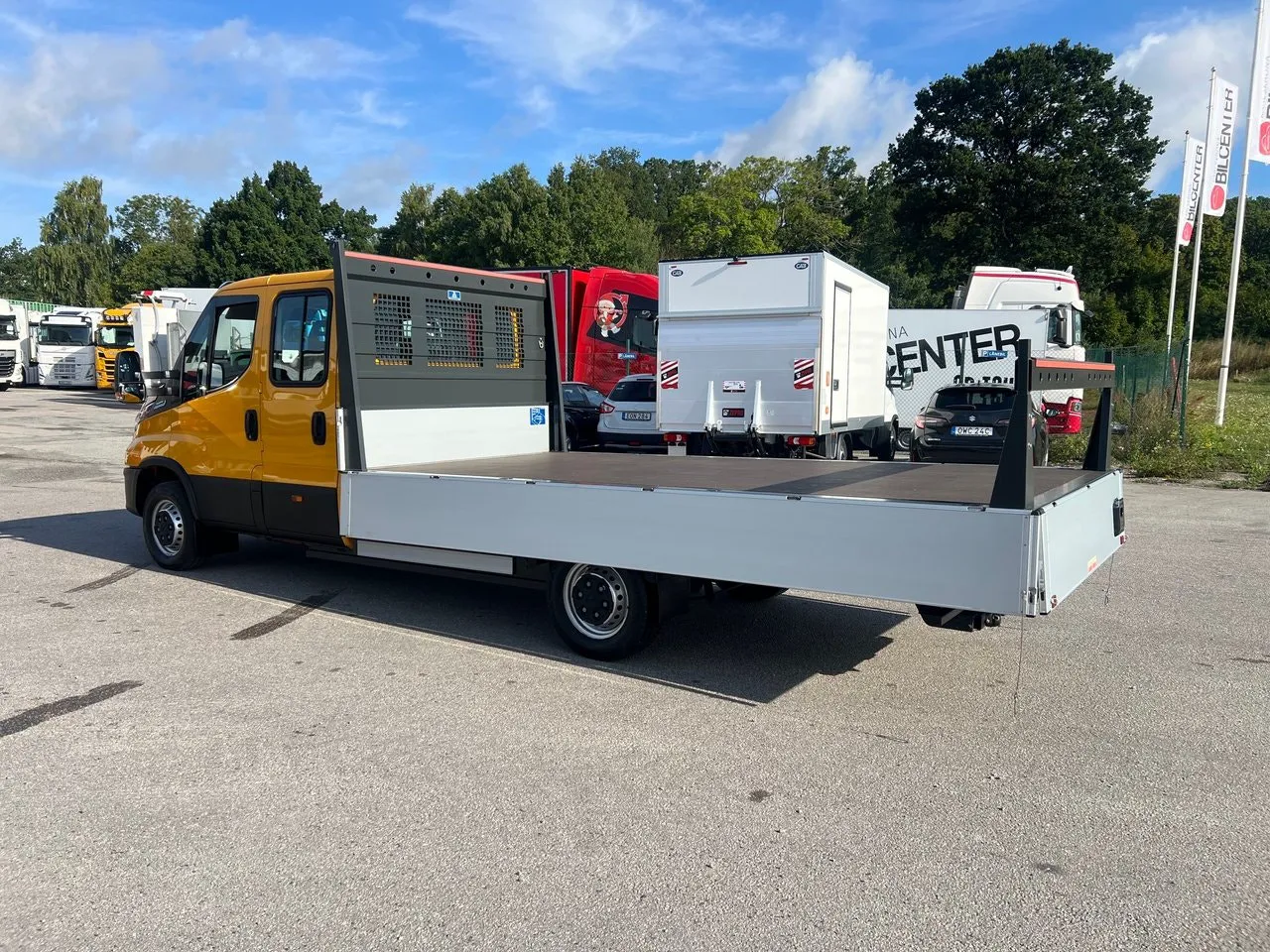 Vehicle image 37